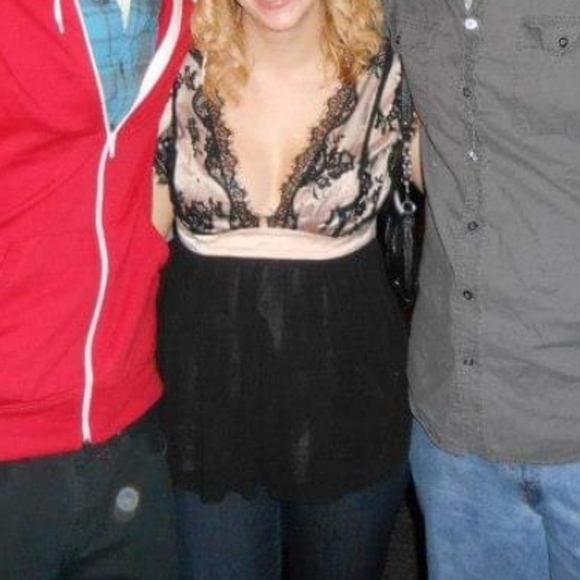 Black and blush lace top - Picture 2 of 4